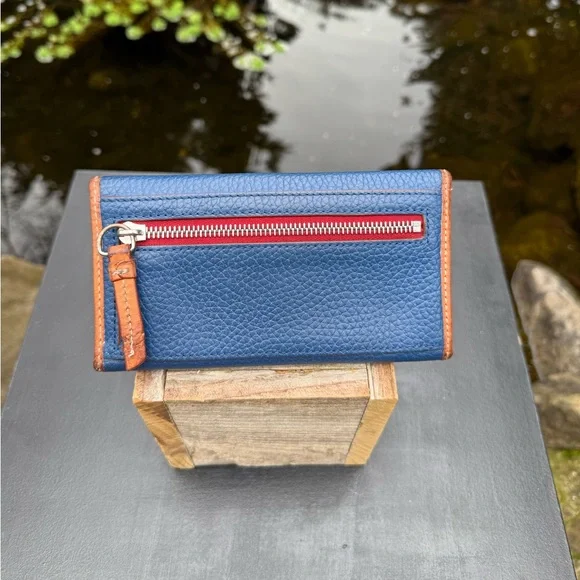 Vintage Dooney & Bourke Tri-Fold Leather Wallet - Picture 2 of 15